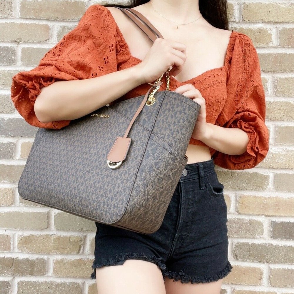 Bundle- NWT Michael Kors Handbag + Wallet - Picture 7 of 7